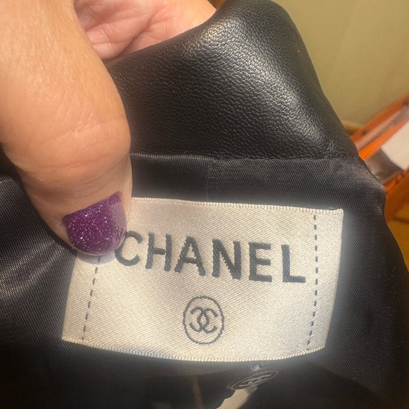 CHANEL black Leather Jacket with Floral Embroidery Sz L - Picture 12 of 12